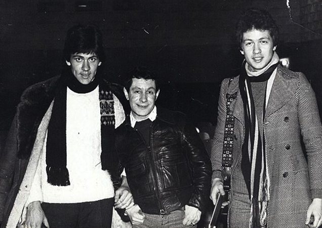 Алексей Белов (справа) в составе ВИА «Надежда