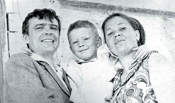 Евгений Миронов с родителями