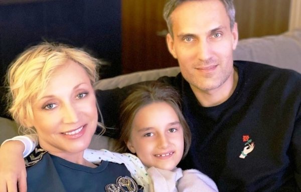 Клавдия Земцова с родителями